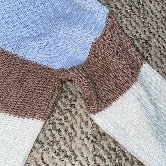 Tri Color Garage Sweater - Picture 2 of 3